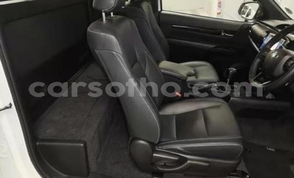 Buy Used Toyota Hilux White Car in Maseru in Maseru Buy Used Toyota Hilux White Car in Maseru in Maseru