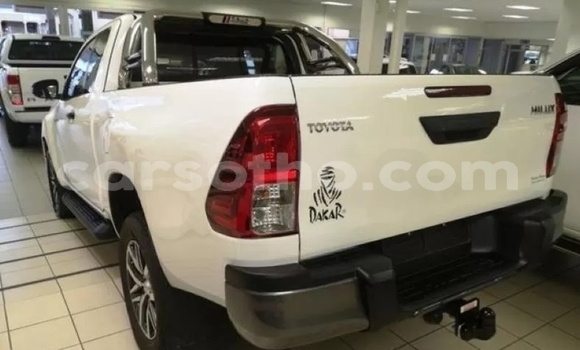Buy Used Toyota Hilux White Car in Maseru in Maseru Buy Used Toyota Hilux White Car in Maseru in Maseru