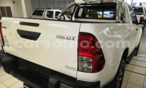 Buy Used Toyota Hilux White Car in Maseru in Maseru Buy Used Toyota Hilux White Car in Maseru in Maseru
