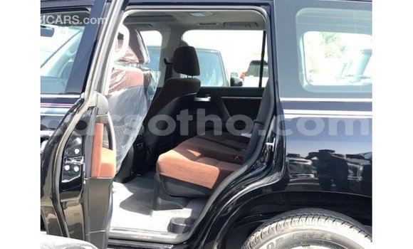 Buy Import Toyota Land Cruiser Black Car in Import - Dubai in Maseru Buy Import Toyota Land Cruiser Black Car in Import - Dubai in Maseru