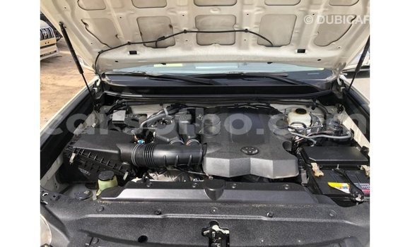 Sayi Imported Toyota Prado White Mota in Import - Dubai a Maseru Sayi Imported Toyota Prado White Mota in Import - Dubai a Maseru