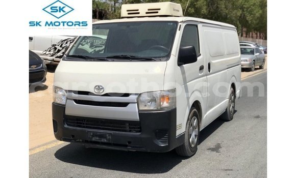 Sayi Imported Toyota Hiace White Mota in Import - Dubai a Maseru Sayi Imported Toyota Hiace White Mota in Import - Dubai a Maseru