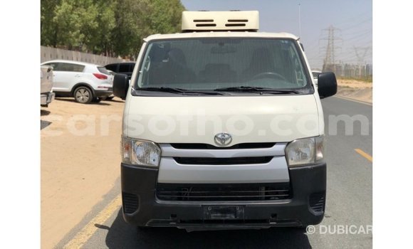 Sayi Imported Toyota Hiace White Mota in Import - Dubai a Maseru Sayi Imported Toyota Hiace White Mota in Import - Dubai a Maseru