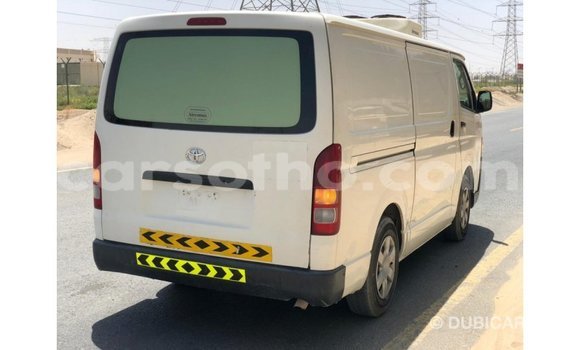 Sayi Imported Toyota Hiace White Mota in Import - Dubai a Maseru Sayi Imported Toyota Hiace White Mota in Import - Dubai a Maseru