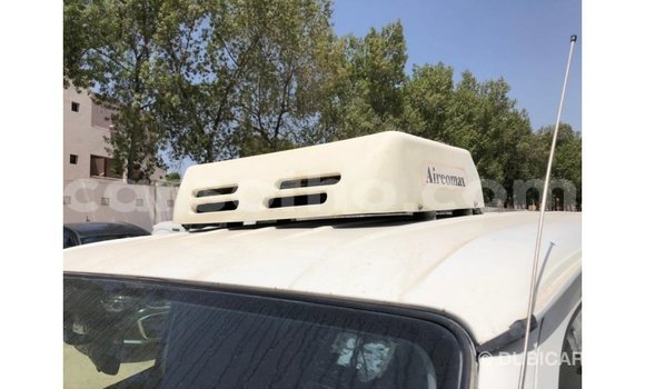 Sayi Imported Toyota Hiace White Mota in Import - Dubai a Maseru Sayi Imported Toyota Hiace White Mota in Import - Dubai a Maseru