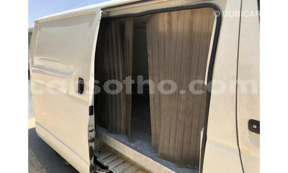 Sayi Imported Toyota Hiace White Mota in Import - Dubai a Maseru Sayi Imported Toyota Hiace White Mota in Import - Dubai a Maseru
