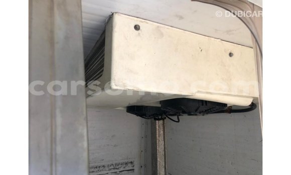 Sayi Imported Toyota Hiace White Mota in Import - Dubai a Maseru Sayi Imported Toyota Hiace White Mota in Import - Dubai a Maseru