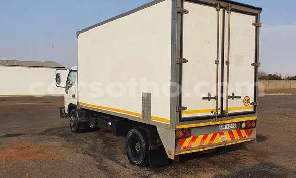 Acheter Occasion Utilitaire Hino 300 Series Blanc à Maseru, Maseru Acheter Occasion Utilitaire Hino 300 Series Blanc à Maseru, Maseru