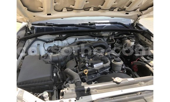 Acheter Import Voiture Toyota Fortuner Blanc à Import - Dubai, Maseru Acheter Import Voiture Toyota Fortuner Blanc à Import - Dubai, Maseru
