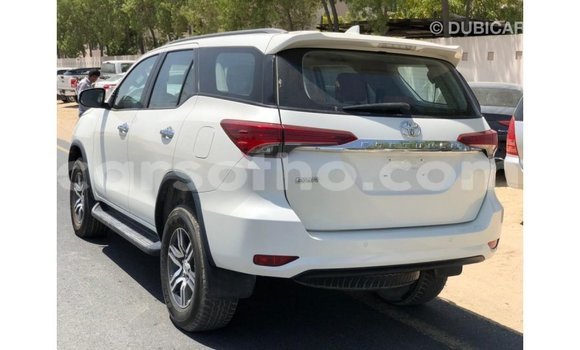 Acheter Import Voiture Toyota Fortuner Blanc à Import - Dubai, Maseru Acheter Import Voiture Toyota Fortuner Blanc à Import - Dubai, Maseru