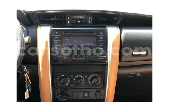 Acheter Import Voiture Toyota Fortuner Blanc à Import - Dubai, Maseru Acheter Import Voiture Toyota Fortuner Blanc à Import - Dubai, Maseru