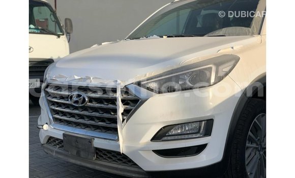 Buy Import Hyundai Tucson White Car in Import - Dubai in Maseru Buy Import Hyundai Tucson White Car in Import - Dubai in Maseru