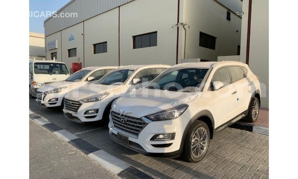 Buy Import Hyundai Tucson White Car in Import - Dubai in Maseru Buy Import Hyundai Tucson White Car in Import - Dubai in Maseru