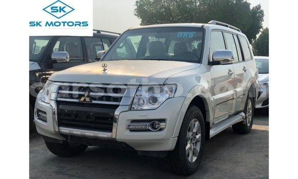 Sayi Imported Mitsubishi Pajero Black Mota in Import - Dubai a Maseru Sayi Imported Mitsubishi Pajero Black Mota in Import - Dubai a Maseru