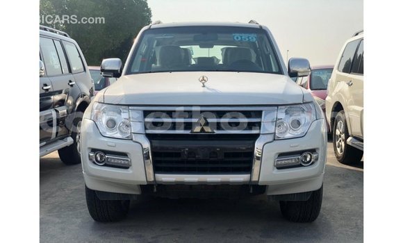 Sayi Imported Mitsubishi Pajero Black Mota in Import - Dubai a Maseru Sayi Imported Mitsubishi Pajero Black Mota in Import - Dubai a Maseru