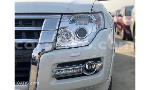 Sayi Imported Mitsubishi Pajero Black Mota in Import - Dubai a Maseru Sayi Imported Mitsubishi Pajero Black Mota in Import - Dubai a Maseru