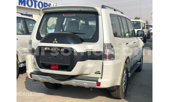 Sayi Imported Mitsubishi Pajero Black Mota in Import - Dubai a Maseru Sayi Imported Mitsubishi Pajero Black Mota in Import - Dubai a Maseru