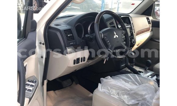 Sayi Imported Mitsubishi Pajero Black Mota in Import - Dubai a Maseru Sayi Imported Mitsubishi Pajero Black Mota in Import - Dubai a Maseru