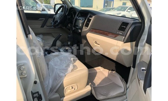 Sayi Imported Mitsubishi Pajero Black Mota in Import - Dubai a Maseru Sayi Imported Mitsubishi Pajero Black Mota in Import - Dubai a Maseru