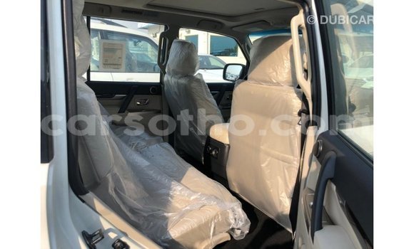 Sayi Imported Mitsubishi Pajero Black Mota in Import - Dubai a Maseru Sayi Imported Mitsubishi Pajero Black Mota in Import - Dubai a Maseru