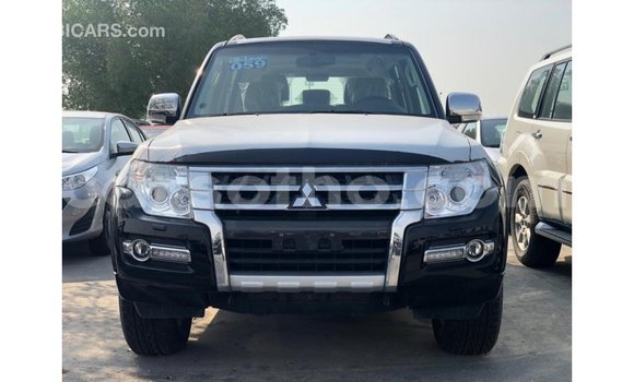 Sayi Imported Mitsubishi Pajero Black Mota in Import - Dubai a Maseru Sayi Imported Mitsubishi Pajero Black Mota in Import - Dubai a Maseru