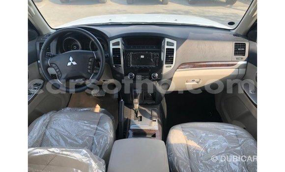 Sayi Imported Mitsubishi Pajero Black Mota in Import - Dubai a Maseru Sayi Imported Mitsubishi Pajero Black Mota in Import - Dubai a Maseru