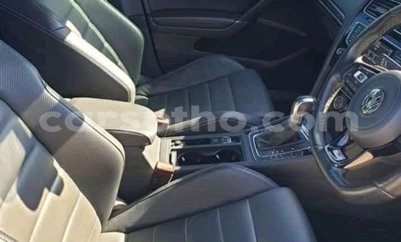 Buy Used Volkswagen Golf R Blue Car in Maseru in Maseru Buy Used Volkswagen Golf R Blue Car in Maseru in Maseru