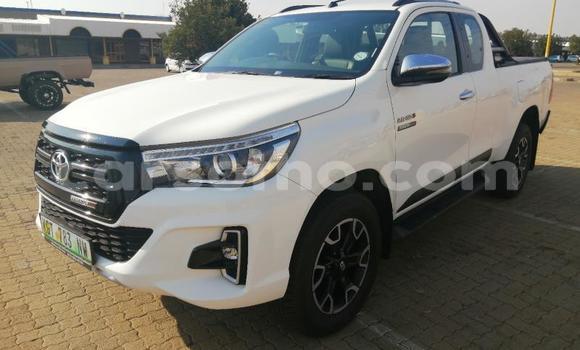 Buy Used Toyota Hilux White Car in Maseru in Maseru Buy Used Toyota Hilux White Car in Maseru in Maseru