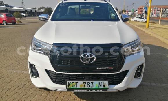 Buy Used Toyota Hilux White Car in Maseru in Maseru Buy Used Toyota Hilux White Car in Maseru in Maseru