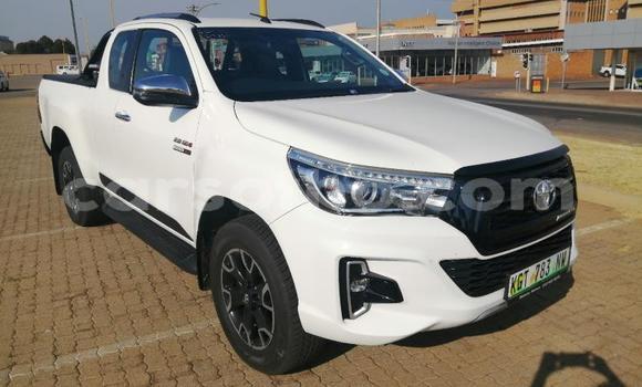 Buy Used Toyota Hilux White Car in Maseru in Maseru Buy Used Toyota Hilux White Car in Maseru in Maseru