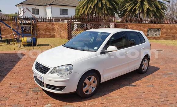 Acheter Occasion Voiture Volkswagen Polo Blanc à Butha–Buthe, Thaba-Tseka Acheter Occasion Voiture Volkswagen Polo Blanc à Butha–Buthe, Thaba-Tseka