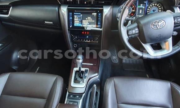 Acheter Occasion Voiture Toyota Hilux Blanc à Maputsoe, Leribe Acheter Occasion Voiture Toyota Hilux Blanc à Maputsoe, Leribe