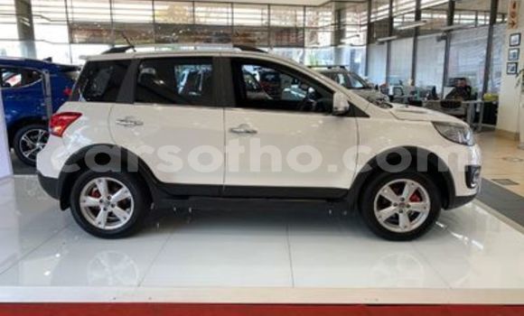 Sayi Na hannu Haval H2 White Mota in Import - Dubai a Maseru Sayi Na hannu Haval H2 White Mota in Import - Dubai a Maseru