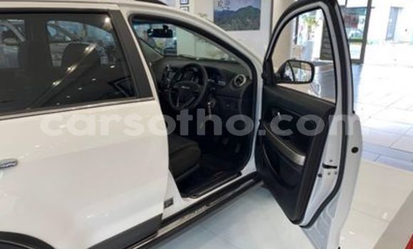 Sayi Na hannu Haval H2 White Mota in Import - Dubai a Maseru Sayi Na hannu Haval H2 White Mota in Import - Dubai a Maseru