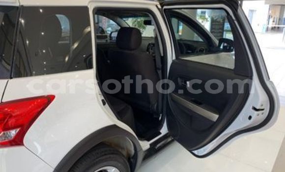 Sayi Na hannu Haval H2 White Mota in Import - Dubai a Maseru Sayi Na hannu Haval H2 White Mota in Import - Dubai a Maseru
