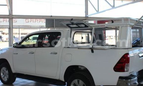 Acheter Occasion Voiture Toyota Hilux Blanc à Import - Dubai, Maseru Acheter Occasion Voiture Toyota Hilux Blanc à Import - Dubai, Maseru
