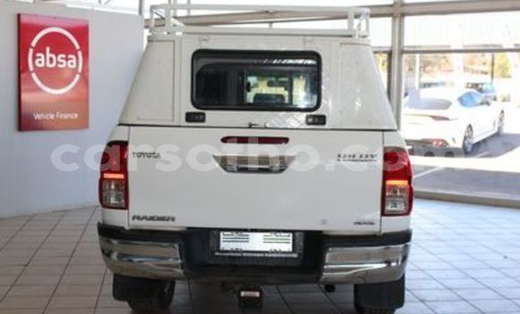 Acheter Occasion Voiture Toyota Hilux Blanc à Import - Dubai, Maseru Acheter Occasion Voiture Toyota Hilux Blanc à Import - Dubai, Maseru