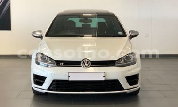 Sayi Na hannu Volkswagen Golf R White Mota in Import - Dubai a Maseru Sayi Na hannu Volkswagen Golf R White Mota in Import - Dubai a Maseru