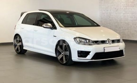 Sayi Na hannu Volkswagen Golf R White Mota in Import - Dubai a Maseru Sayi Na hannu Volkswagen Golf R White Mota in Import - Dubai a Maseru