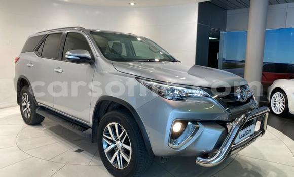 Sayi Na hannu Toyota Fortuner Silver Mota in Import - Dubai a Maseru Sayi Na hannu Toyota Fortuner Silver Mota in Import - Dubai a Maseru