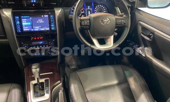 Sayi Na hannu Toyota Fortuner Silver Mota in Import - Dubai a Maseru Sayi Na hannu Toyota Fortuner Silver Mota in Import - Dubai a Maseru