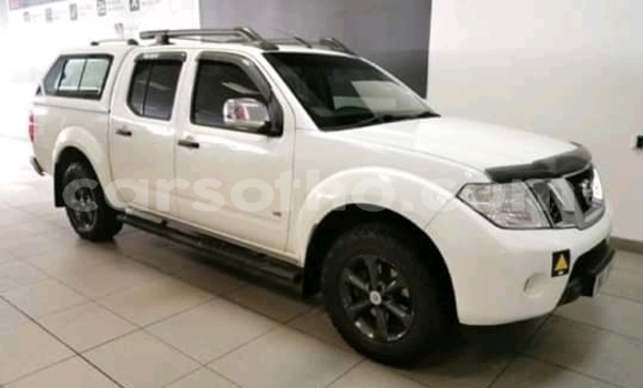 Sayi Na hannu Nissan Navara White Mota in Import - Dubai a Maseru Sayi Na hannu Nissan Navara White Mota in Import - Dubai a Maseru