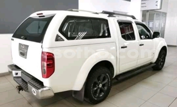 Sayi Na hannu Nissan Navara White Mota in Import - Dubai a Maseru Sayi Na hannu Nissan Navara White Mota in Import - Dubai a Maseru