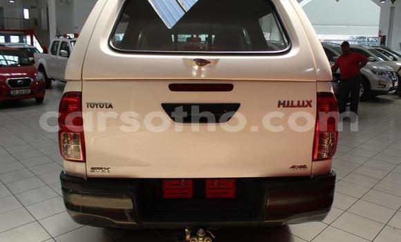 اشتري مستعمل Toyota Hilux Green سيارة في Maseru في Maseru اشتري مستعمل Toyota Hilux Green سيارة في Maseru في Maseru
