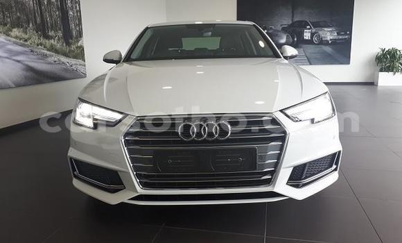 Sayi Na hannu Audi A4 White Mota in Import - Dubai a Maseru Sayi Na hannu Audi A4 White Mota in Import - Dubai a Maseru