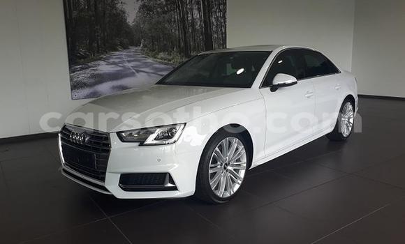Sayi Na hannu Audi A4 White Mota in Import - Dubai a Maseru Sayi Na hannu Audi A4 White Mota in Import - Dubai a Maseru