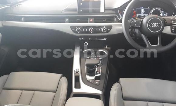 Sayi Na hannu Audi A4 White Mota in Import - Dubai a Maseru Sayi Na hannu Audi A4 White Mota in Import - Dubai a Maseru