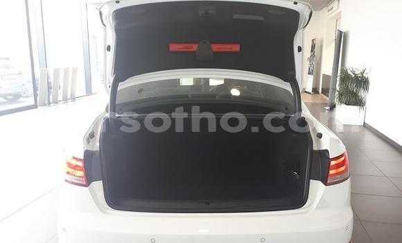 Sayi Na hannu Audi A4 White Mota in Import - Dubai a Maseru Sayi Na hannu Audi A4 White Mota in Import - Dubai a Maseru