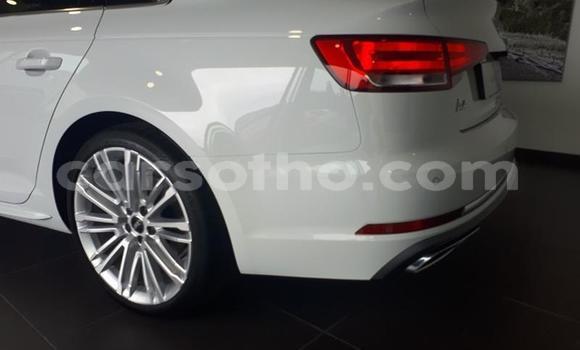Sayi Na hannu Audi A4 White Mota in Import - Dubai a Maseru Sayi Na hannu Audi A4 White Mota in Import - Dubai a Maseru