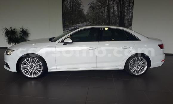 Sayi Na hannu Audi A4 White Mota in Import - Dubai a Maseru Sayi Na hannu Audi A4 White Mota in Import - Dubai a Maseru